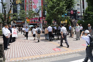 蒲田駅前での募金活動の様子その4