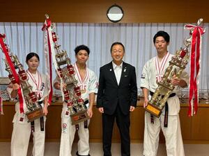 画像：8月7日（木曜）フルコンタクト空手道澤井天心選手　表敬訪問