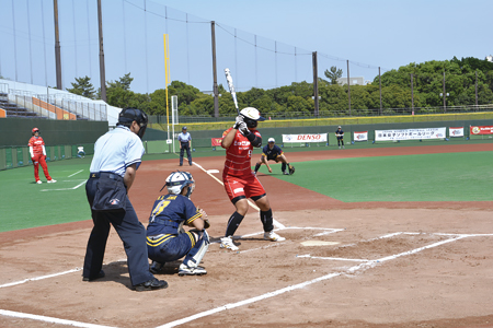 月に大田スタジアムで開催された「日本女子ソフトボールリーグ」では、世界で活躍する多数の日本代表候補選手が出場しました。