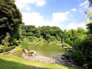 画像：西郷隆盛と勝海舟会見の碑がある池上本門寺の名園・松濤園