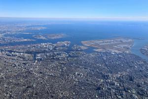 画像：中央防波堤埋立地全景、平和島・昭和島・京浜島・城南島、羽田空港の一部(令和4年度)