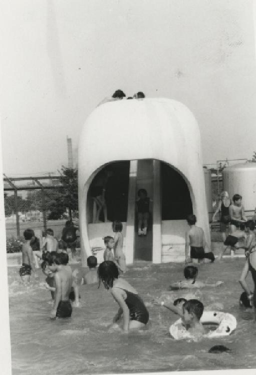 写真：萩中公園プール(昭和47年)