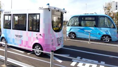 写真：自動運転バス