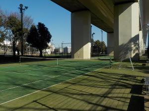 写真：昭和島二丁目公園テニスコート